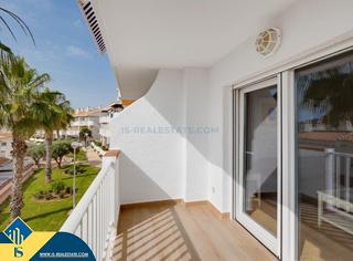 Pis a Campoamor. Apartamento renovado con piscina comunitaria, en la provincia de