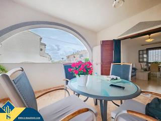 Haus in Mil Palmeras. Bungalow reformado con terraza, en la provincia de alicante, en