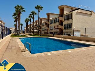 Appartement à Los Balcones y los Altos. Apartamento reformado con piscina comunitaria, en la provincia d
