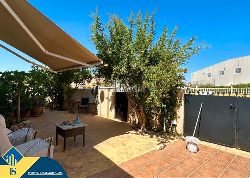 Foto 2f93bf6d-b09c-4e30-84ab-3942d7450674. Chalet mit parking pool in La Regia Orihuela