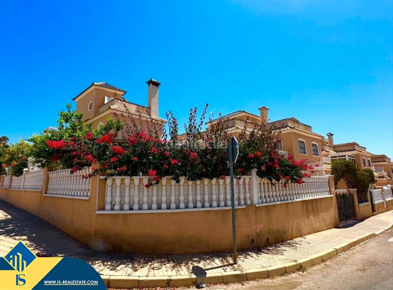 Foto 33d88147-5290-4437-b9a7-85440716fe45. Chalet mit parking pool in La Regia Orihuela