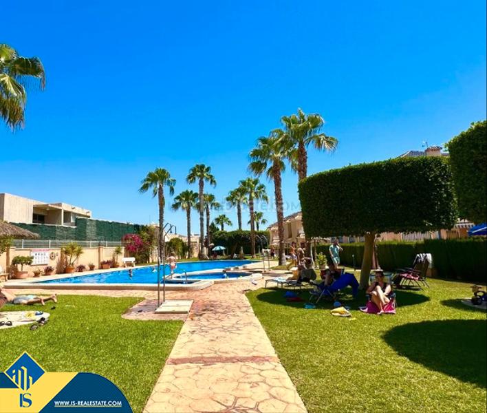 Foto ab068cba-6229-406c-9570-72dfd8f1965f. Chalet mit parking pool in La Regia Orihuela