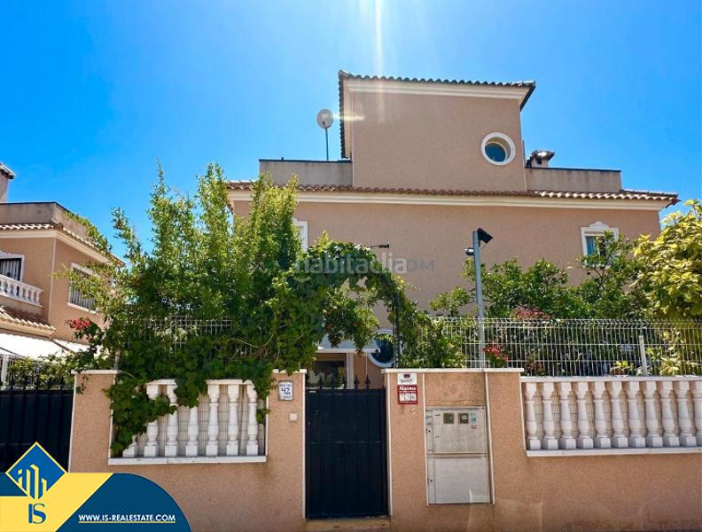 Foto d5782f1f-e790-4328-9b7d-306d0bf168e9. Chalet mit parking pool in La Regia Orihuela