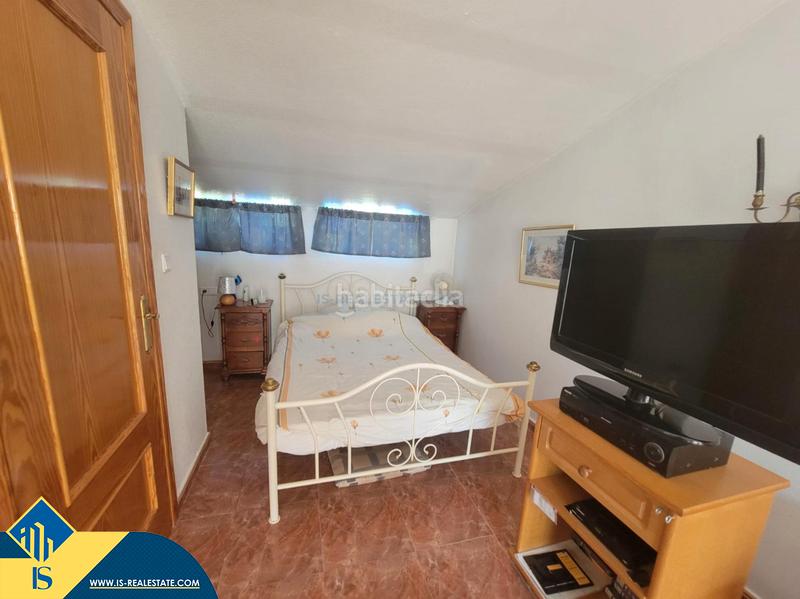 Foto 2d85a72f-5b2f-4390-9723-7b90fb60e6d3. Casa a schiera con camino riscaldamento parcheggio piscina in Orihuela