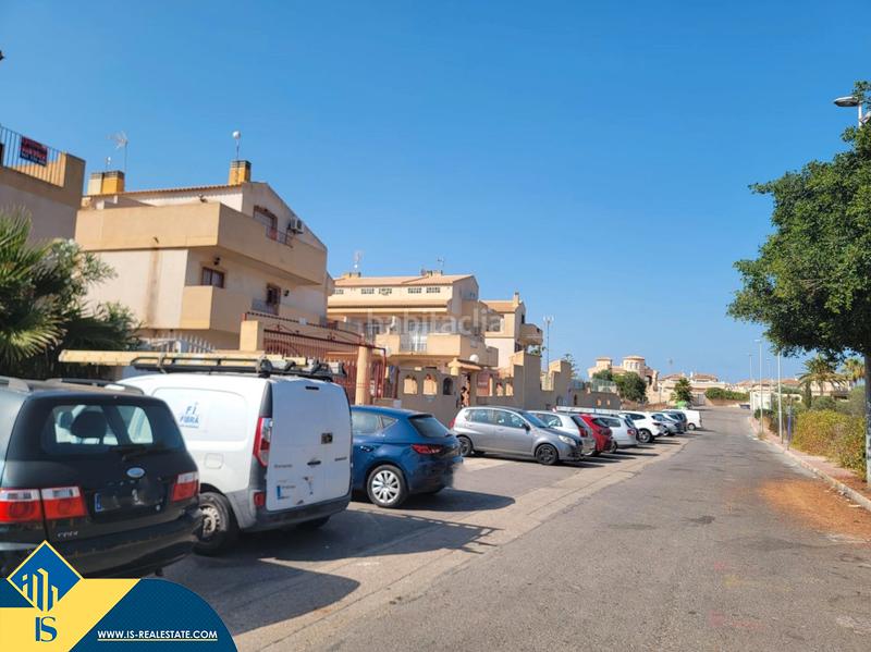 Foto 4e229254-a852-4aca-9963-60ced0e58111. Casa a schiera con camino riscaldamento parcheggio piscina in Orihuela