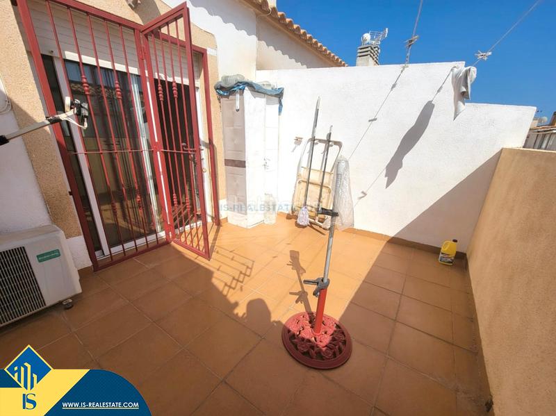 Foto eb4848c2-c685-4661-bf00-b2a378553136. Casa a schiera con camino riscaldamento parcheggio piscina in Orihuela