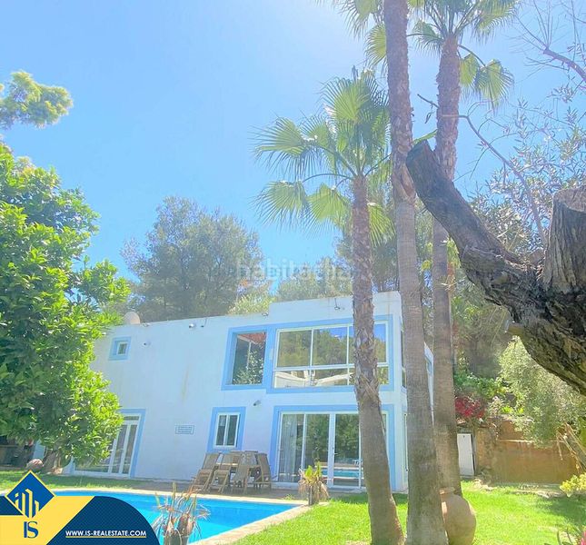 Foto aaa72912-c055-43e0-ab03-6c19143d63cb. Chalet villa con piscina, islas baleares, ibiza. 6 habitaciones | 400 m² | 1,5 km del mar en Santa Eulària