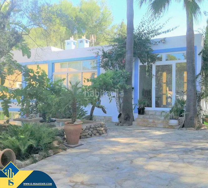 Foto da119cc9-c4bf-4241-bae6-bab47d367b87. Chalet villa con piscina, islas baleares, ibiza. 6 habitaciones | 400 m² | 1,5 km del mar en Santa Eulària