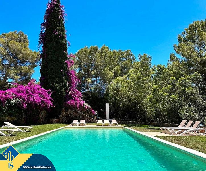 Foto d76beecf-ca3f-46bc-ba6f-6cbaa2a2b018. Casa amb aparcament piscina a Roca Llisa Santa Eulària