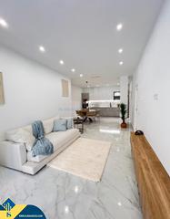 Appartement à Las Piscinas Naturales. Apartamento con terraza, en la provincia de alicante, en la ciud