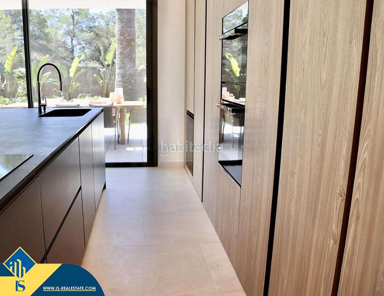 Foto b71e7fdb-604f-4ad3-b982-a30117582ed2. Chalet con parcheggio piscina in Jesús Santa Eulària