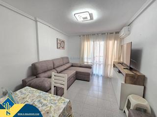 Apartament a Las Piscinas Naturales. Apartamento con piscina comunitaria, en la provincia de alicante