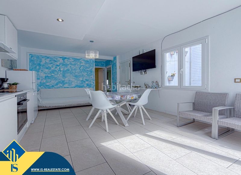 Foto cc30cb6d-8e4e-4fcf-a016-a9c29ca84819. Ático  reformado con terraza, en la provincia de alicante, en la ciudad , en la zona de playa de los locos. 2 habitaci en Torrevieja