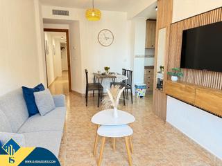 Piccolo appartamento in El Acequión. Apartamento reformado con terraza, en la provincia de alicante,
