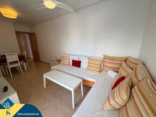 Appartement à Nueva Torrevieja. Apartamento con piscina comunitaria, en la provincia de alicante