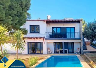 Chalet à Marisol Park - Ortembach - Los Almendros. Villa con piscina privada, en la provincia de alicante, en la ci