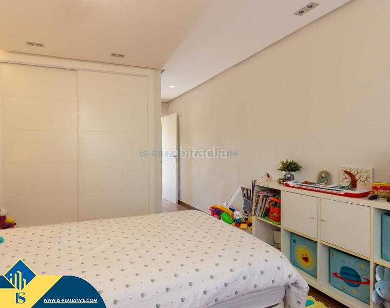 Foto 103ba652-ed44-42c6-b175-2085ddc34d7a. Xalet amb aparcament piscina a Pla de la Vallonga Alicante