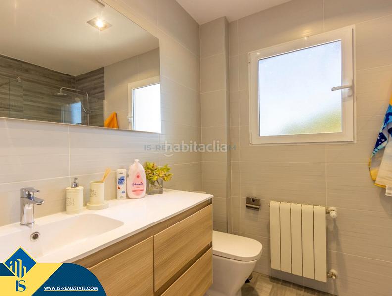 Foto 287ce062-2b3a-448d-ab79-53fab5d7c4cc. Xalet amb aparcament piscina a Pla de la Vallonga Alicante