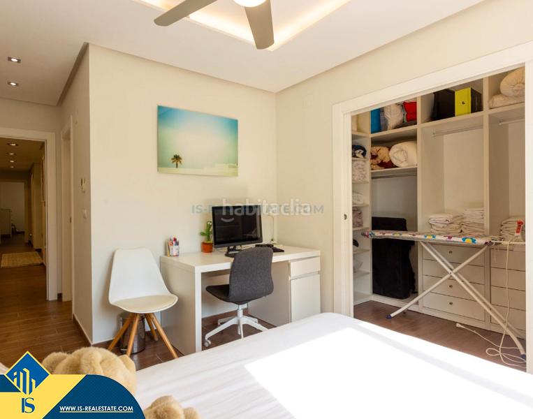 Foto 35dca257-4e6c-4c33-9ceb-07a475e16752. Xalet amb aparcament piscina a Pla de la Vallonga Alicante