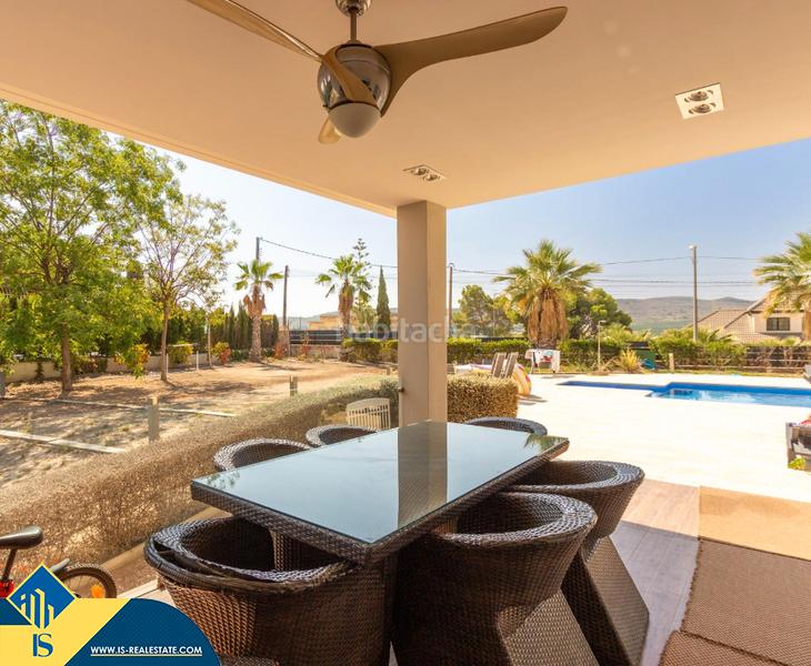Foto abca2906-4fb2-4414-8af2-fd2e3eef1d4a. Xalet amb aparcament piscina a Pla de la Vallonga Alicante