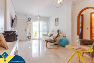 Piccolo appartamento in Lomas de Cabo Roig - Los Dolses. Apartamento con terraza, en la provincia de alicante, en la ciud