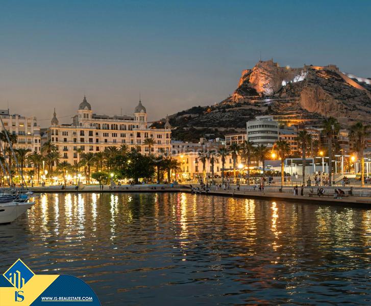 Foto 5c5b09bb-1429-4bf2-a954-bcc0f71e1376. Apartamento s en construcción, en la provincia , en la ciudad . 3 habitaciones | 115 m² | 1 kilómetro del mar en Alicante