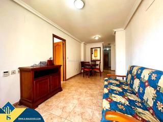 Apartamento en Antonio Machado. Apartamento con balcón, en la provincia de alicante, en la ciuda