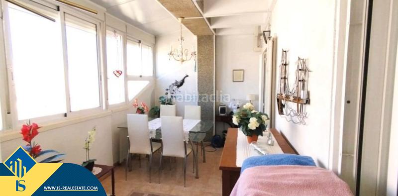 Foto 4c8ef526-1a58-435f-a756-bd2930df8be4. Ático  con piscina comunitaria, en la provincia de alicante, en la ciudad . 1 habitación | 46 m² | 900 metros del mar en Torrevieja