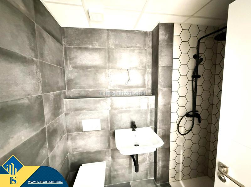 Foto 7d7b0f45-0e9b-40d1-93a5-23cdf7f16db8. Ático  reformado con terraza, en la provincia , en la ciudad . 2 habitaciones | 75 m² | 4 kilómetros del mar en Alicante