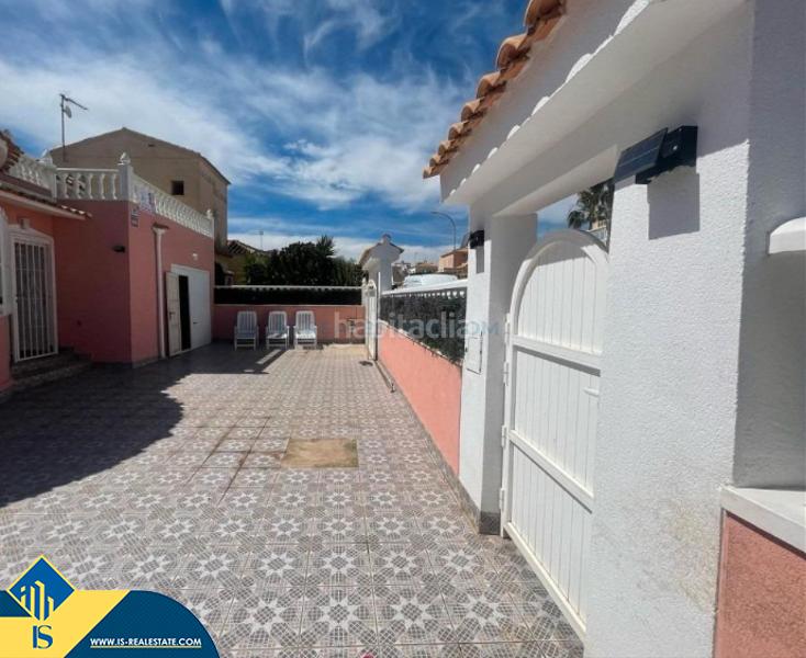 Foto d5425407-19c2-4c95-b5e4-aeb3697ecec8. Chalet con parcheggio piscina in La Florida Orihuela