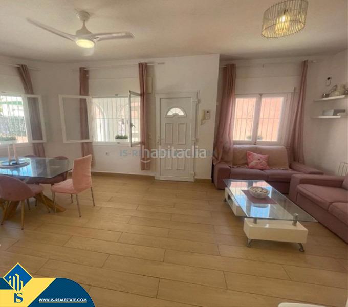 Foto f1c429f4-d684-4d34-b752-4604de434bf6. Chalet con parcheggio piscina in La Florida Orihuela