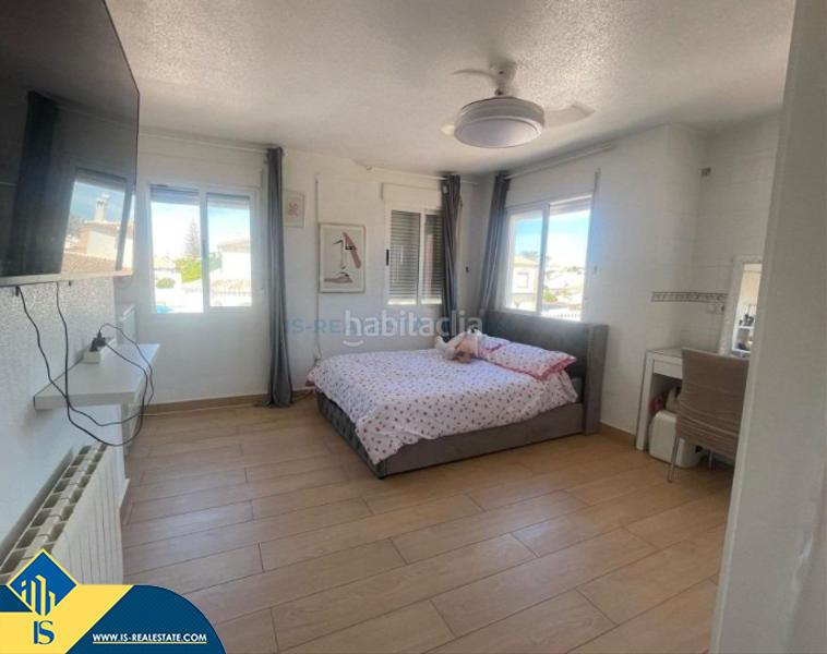 Foto f59bcb95-989a-4cec-9e61-157985d1e7a3. Chalet con parcheggio piscina in La Florida Orihuela