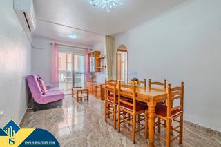 Apartamento en Las Piscinas Naturales. Apartamento con terraza, en la provincia de alicante, en la ciud