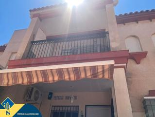 Casa en Playa Flamenca. Bungalow con piscina comunitaria, en la provincia de alicante, e
