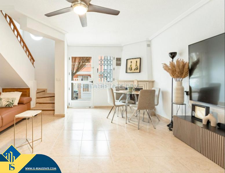 Foto 6b6d9477-4cb9-43a0-9ff4-74877b6cb14d. Duplex avec parking dans Playa de los Náufragos Torrevieja