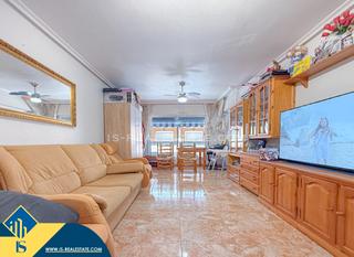 Apartament a Zona Playa de los Locos. Apartamento con terraza, en la provincia de alicante, en la ciud