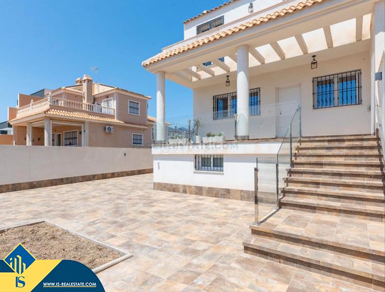 Foto 7d63db84-f9cd-4e8b-b5b2-4ef73203d525. Xalet amb aparcament a Aguas Nuevas Torrevieja