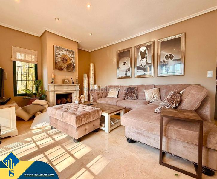 Foto 0c22e7ee-e6fe-4f54-9cb5-3940348ce0f9. Chalet avec parking piscine dans Lomas de Cabo Roig - Los Dolses Orihuela