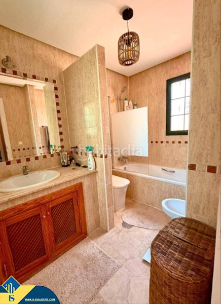 Foto 71678ffc-2815-4ec6-b141-60ed433a5d19. Chalet avec parking piscine dans Lomas de Cabo Roig - Los Dolses Orihuela