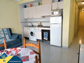 Appartement à Zona Playa del Cura. Apartamento con terraza, en la provincia de alicante, en la ciud
