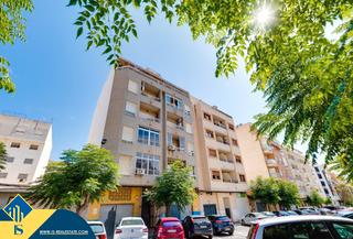 Apartamento en Parque de las Naciones. Apartamento con terraza, en la provincia de alicante, en la ciud