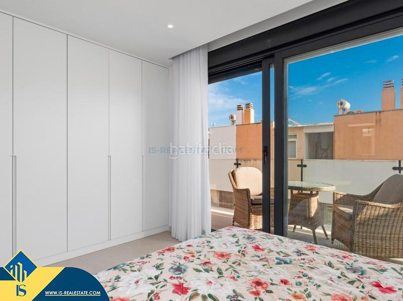 Foto 49179b9b-d8bf-4e8b-ad67-21af5d20a7d6. Chalet with parking pool in Los Secanos Guardamar del Segura