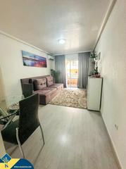 Apartament a Parque de las Naciones. Apartamento reformado con piscina comunitaria, en la provincia d
