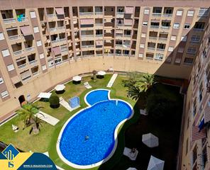 Àtic a Parque de las Naciones. Ático con piscina comunitaria, en la provincia de alicante, en l