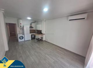 Apartament a Avenida Habaneras - Curva de Palangre. Apartamento reformado con piscina comunitaria, en la provincia d