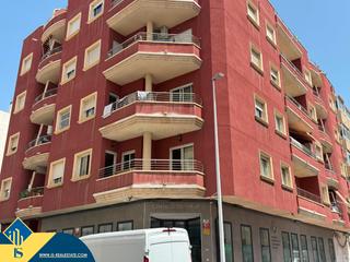Apartamento en El Molino. Apartamento con terraza, en la provincia de alicante, en la ciud