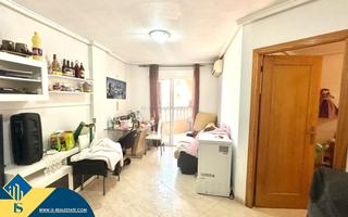 Apartamento en Antonio Machado. Apartamento con piscina comunitaria, en la provincia de alicante