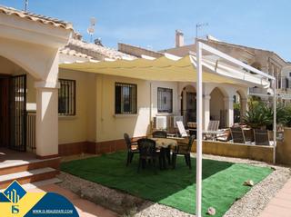 Casa aparellada a El Moncayo - El Pòrtic. Casa con piscina comunitaria, en la provincia de alicante, en la