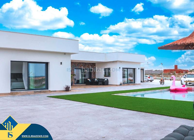 Foto 9f61592e-069d-49cd-ac1b-cdc7a69686d4. Chalet villa con piscina privada, en la provincia de alicante, en rojales, en la ciudad de ciudad quesada. 4 habitaciones | 240 m² | a 6 en Formentera del Segura