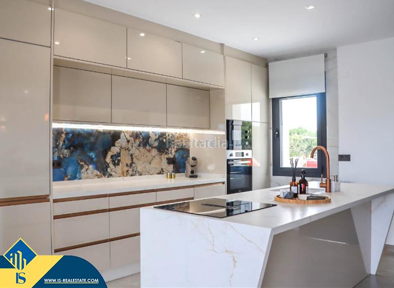Foto aea6d661-dd59-429b-86ef-941138be1ed9. Chalet villa con piscina privada, en la provincia de alicante, en rojales, en la ciudad de ciudad quesada. 4 habitaciones | 240 m² | a 6 en Formentera del Segura